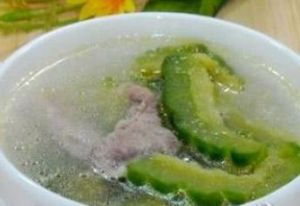 苦瓜滾肉片湯
