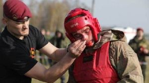 栗色貝雷帽 栗色貝雷帽