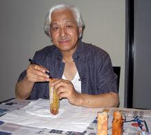 篆刻家方勝先生治印照片