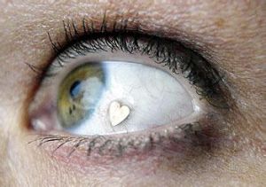 眼球鑲珠寶術 眼球鑲珠寶術