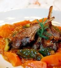 香煎羊排配番茄蔬菜 香煎羊排配番茄蔬菜