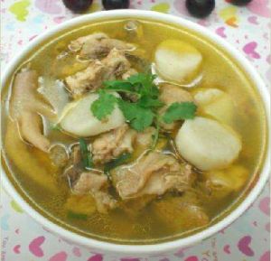 山藥本雞煲 山藥本雞煲