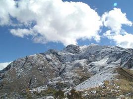 貢布日神山 貢布日神山