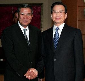 溫家寶會見高棉首相洪森