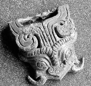 西周古墓出土的青銅虎頭