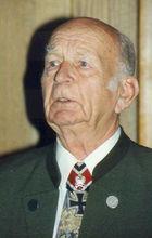 晚年仍舊活躍在老兵聯誼會中的奧托&middot;庫姆