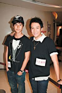 張致恆（右）和陳家樂一同出席電影《十分鐘情》首映禮。