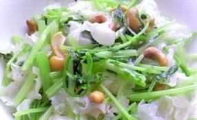養顏腰果雪耳拌西芹 養顏腰果雪耳拌西芹