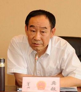 龔毅[鄂爾多斯市人大常委會黨組書記]