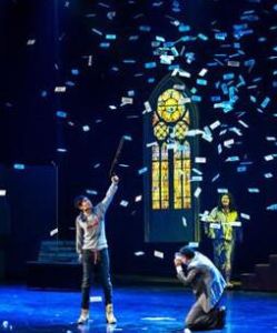 《烏龍山伯爵》首演