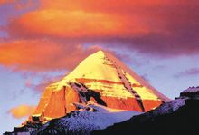 岡底斯山脈的主峰岡仁波齊峰