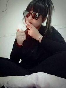 心中有座墳,葬著未亡人 心中有座墳,葬著未亡人