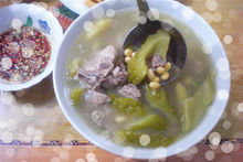 涼瓜黃豆排骨湯 涼瓜黃豆排骨湯