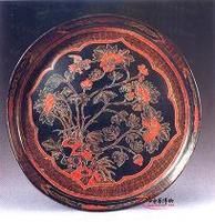 清雕填花鳥紋黑漆盒 清雕填花鳥紋黑漆盒