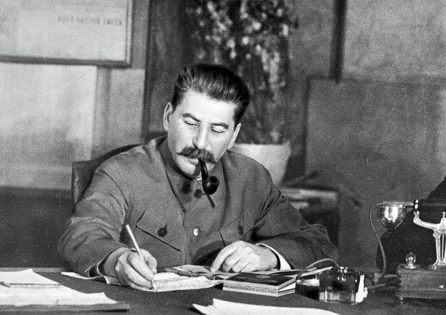 史達林死守莫斯科的底氣在哪裡,是他的賭徒性格?多虧了日本!