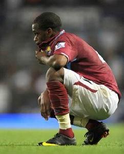 海恩斯[足球前鋒]