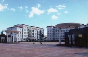 雲南大學滇池學院