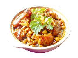 黃豆豬手煲 黃豆豬手煲