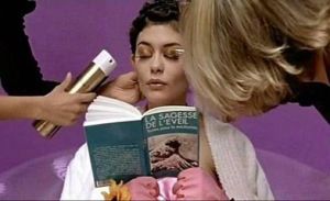 《神婆美少女》