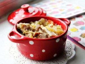 酸菜排骨燉豬肉 酸菜排骨燉豬肉