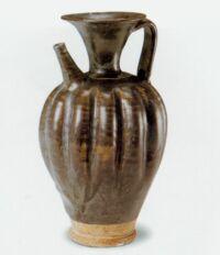 瓜棱紋黑釉瓷執壺 瓜棱紋黑釉瓷執壺