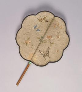 清竹柄紗地堆綾加繡花蝶扇 清竹柄紗地堆綾加繡花蝶扇