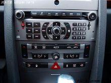 『眼花繚亂的中控按鈕其實很容易上手』