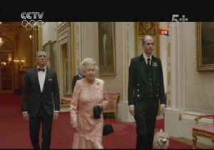 女王出席倫敦奧運會開幕式，007護駕。