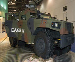 新型鷹4×4輪式裝甲車 新型鷹4×4輪式裝甲車
