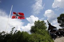 挪威降半旗向爆炸槍擊案遇難者致哀