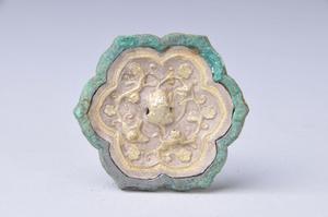 唐貼銀鎏金花鳥銅鏡 唐貼銀鎏金花鳥銅鏡