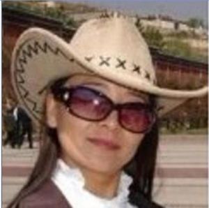 何紅[資深記者、媒體資深策劃人]