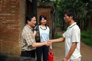 （圖）捐助行動