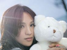 王小紫 梁文音飾