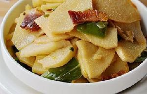 臘肉炒筍片 臘肉炒筍片