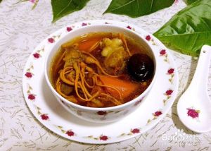 蟲草蘿蔔煨骨頭 蟲草蘿蔔煨骨頭