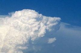 只要你看到天上的彩雲 只要你看到天上的彩雲