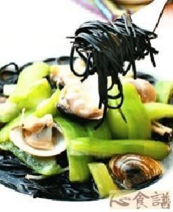 蛤蠣絲瓜墨魚細面 蛤蠣絲瓜墨魚細面