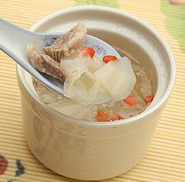銀耳雪梨燉瘦肉 銀耳雪梨燉瘦肉
