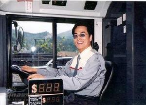 《8號巴士站站情》