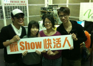 貴花田（右二）