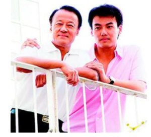 李富榮與之子李樂