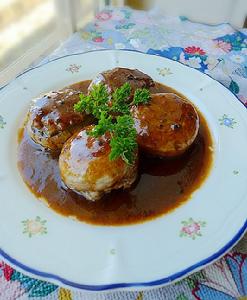 黑椒汁蘑菇釀豬肉 黑椒汁蘑菇釀豬肉