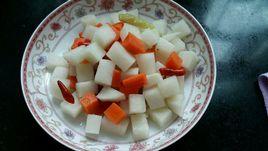 泡老酸蘿蔔 泡老酸蘿蔔