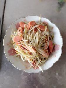 綠豆芽炒香腸 綠豆芽炒香腸