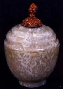 金紐帶蓋玉碗 金紐帶蓋玉碗