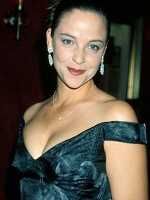 艾麗森·艾略特，1970年5月19日生於美國加州。片中飾演——安妮.莎莉文。