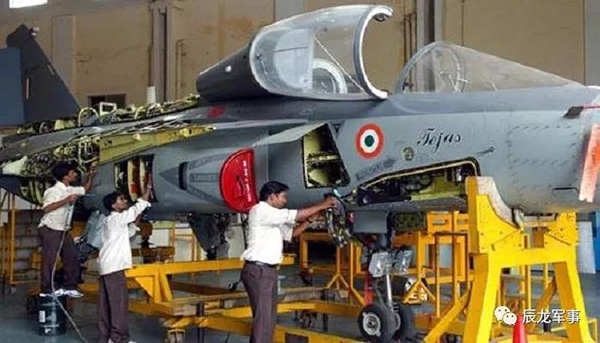 製造中的LCA光輝戰機