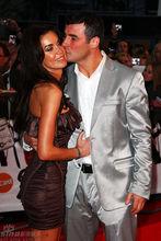 喬·卡爾扎合與女友