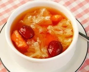 紅棗木瓜雪耳湯 紅棗木瓜雪耳湯